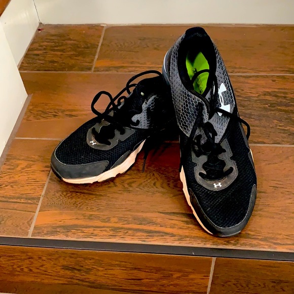 Under Armour  Spine Tennis Shoes - Picture 1 of 1